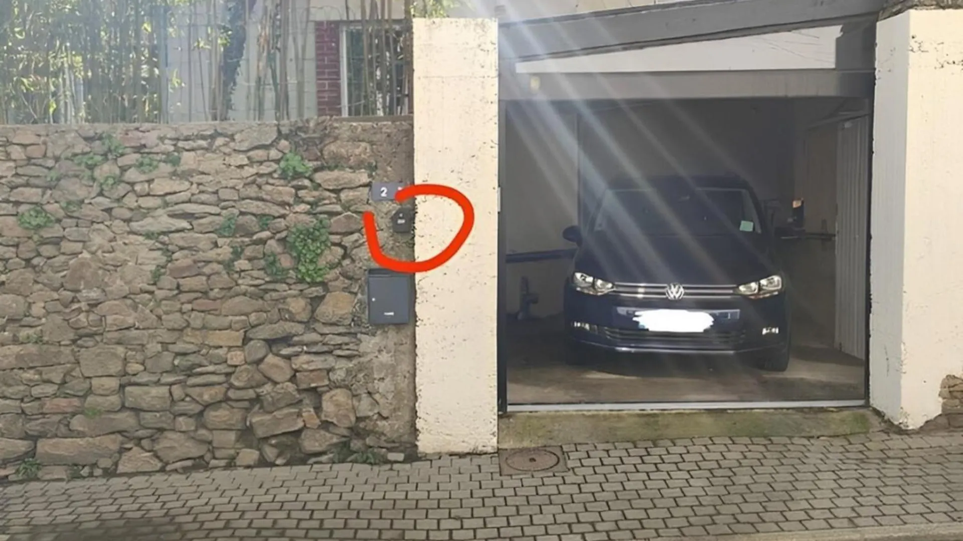 Apt Centre Historique Vannes Cour Et Garage Prives 0*,  France